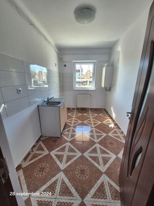 Agenție Exclusivitate închiriere apartament 2 camere decomandat nemobilat sun city