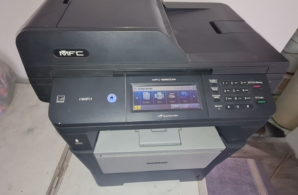 Продаётся МФУ Brother8950DW