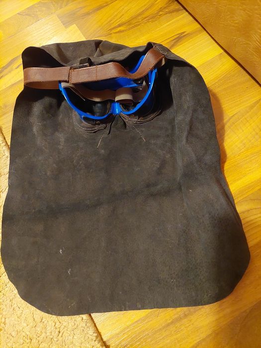 Masca de sudura din piele, cu ochelari rabatabili