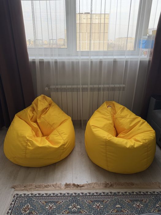 Продам два пуфика