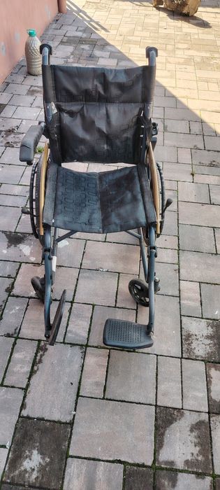 Cărucior dizabilități