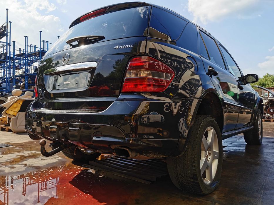 Dezmembrez mercedes ML 320D w164 AMG/bara amg/far/capota/stop/