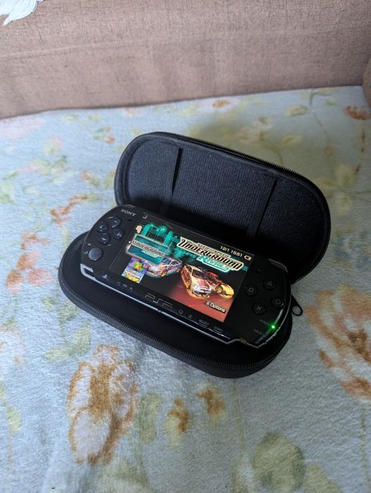Consolă PSP 3000 modată - ARK 5, Card 32GB, Baterie Ostent, Accesorii