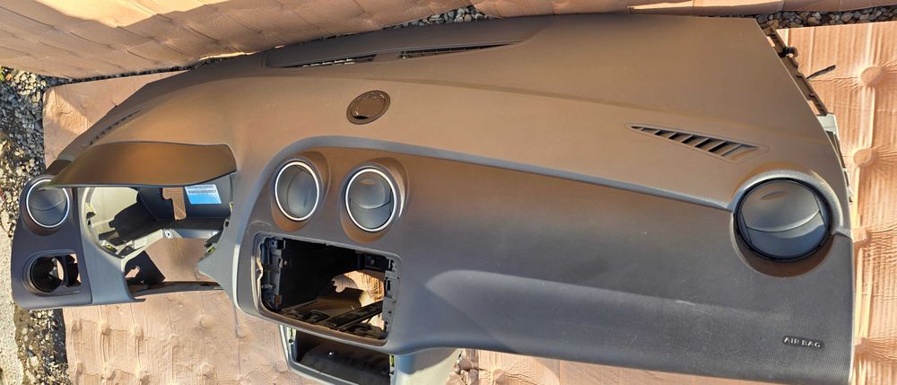 Plansa bord cu airbag pasager Seat Ibiza 6J 2010 2011 / 2012 2013 2014