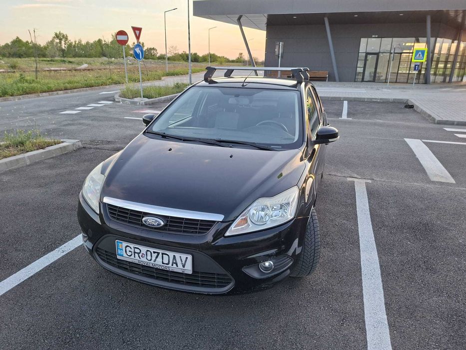 Ford Focus Facelift 2011 1.6 benzina 100 CP – 164.000 km – stare foarte buna