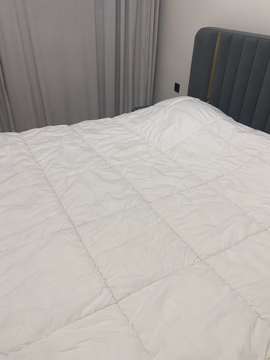 Продам двуспальное теплое одеяло