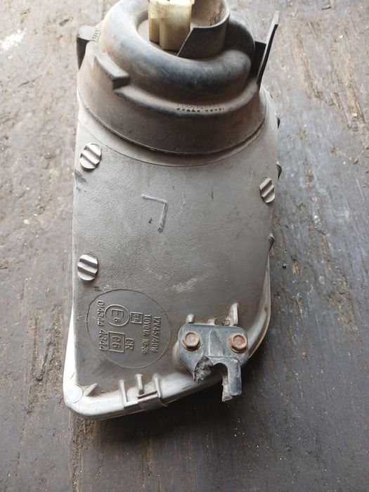 Фара Тоета Старлет в оригинале левая