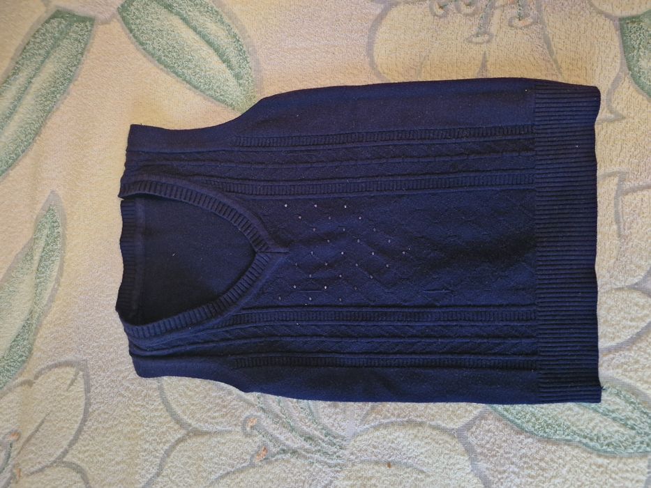 Продам вещи на девочку, примерно на 10 лет.