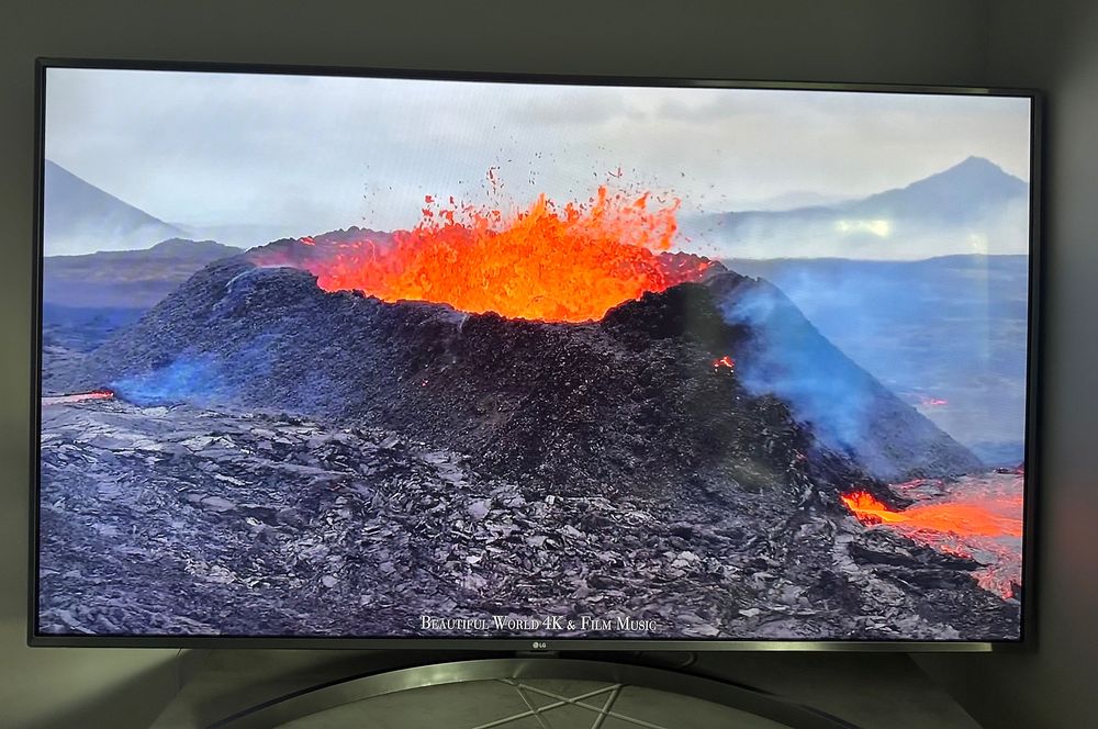 Телевизор LG 70 инча