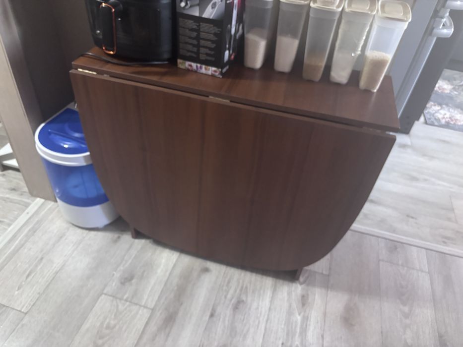 Стол книжка для гостинной