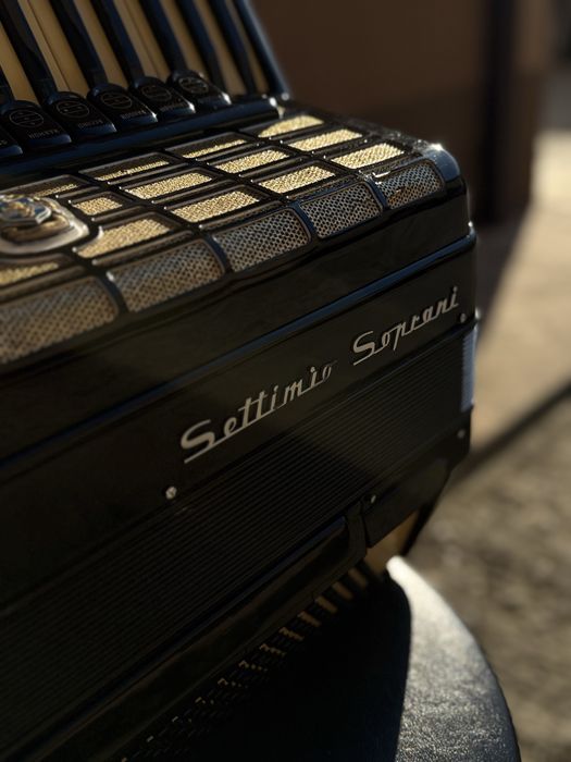 Acordeon italian  Settimio Soprani 120 bași
