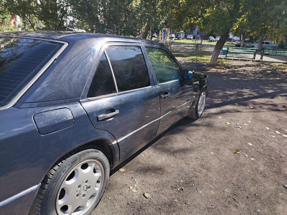 Продам мерседес 124