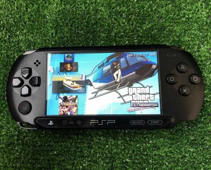 PSP Прошитая + 2 флешки с играми