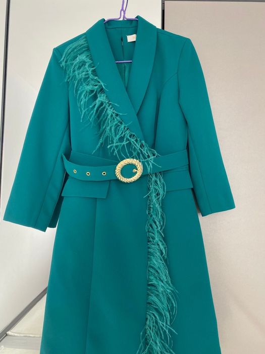 Официална рокля.