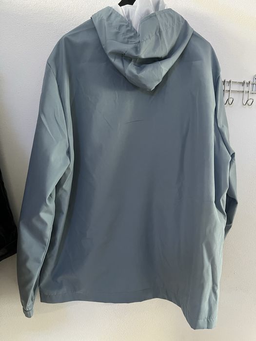 Geaca subtire cu gluga