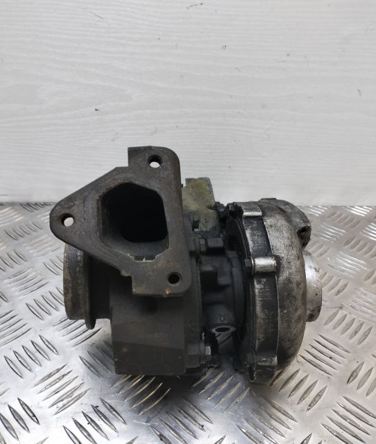 Turbina Turbo Turbosuflanta cu actuator 2.2 CDI A6460960099 Mercedes-
