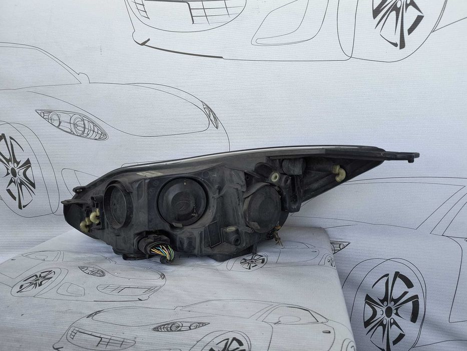 Far Dreapta Uk Halogen Ford Focus 2014 / 2011-2014 Cod OEM BM51-13W029-SB (1E1)