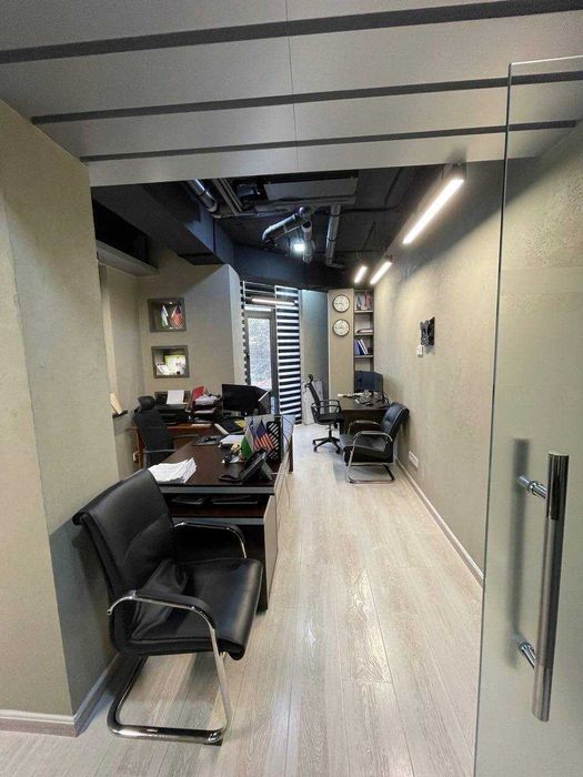 Отдельностоящее здание в Яккасарайском районе. 1100м2