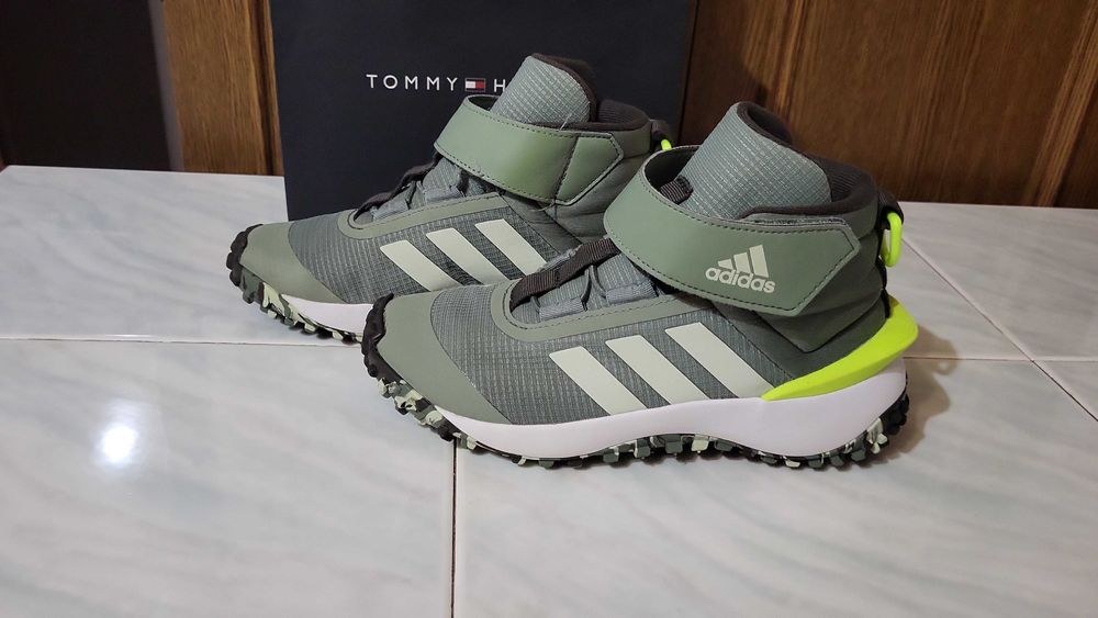 Ghete Adidas FortaTrail Traxion copii, mărime 35, stare excelentă