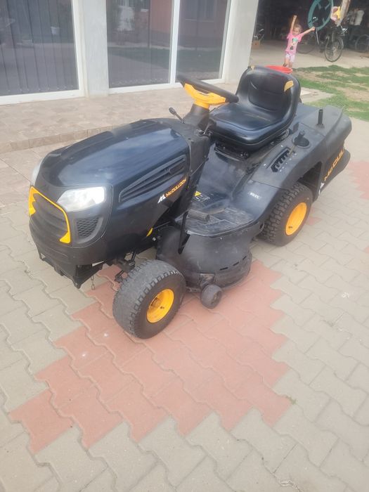 Vand tractoras tuns gazon McCulloch
