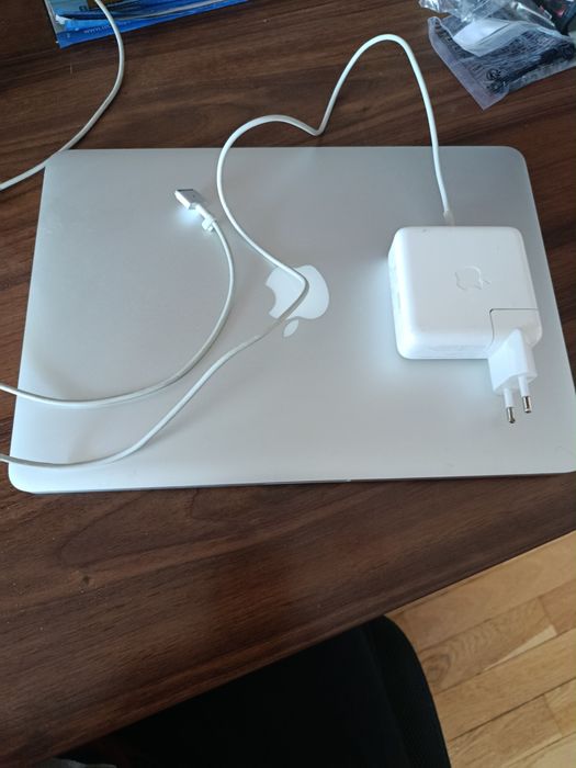 Mac Book Pro 12, Dual core Intel Corei5