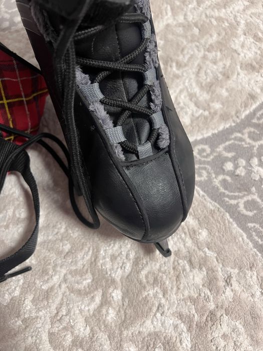 Коньки чёрные