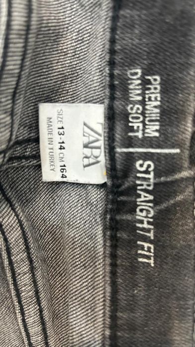 Серые джинсы ZARA straight fit