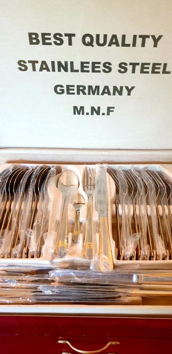 Столовый набор на 12 персон бу.