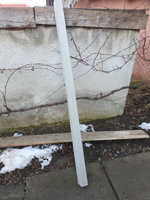 Spalieri/ stalp din beton vibrati si finisati