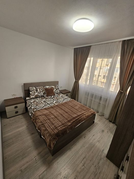 Vand apartament 3 camere
