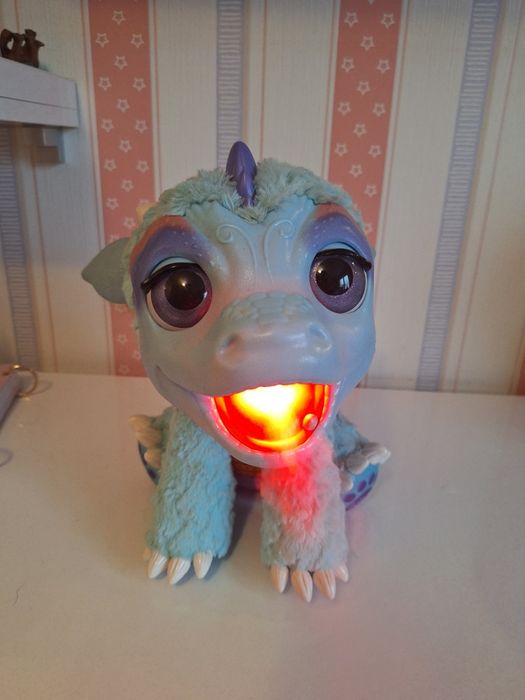 Интерактивен дракон бълващ водна пара