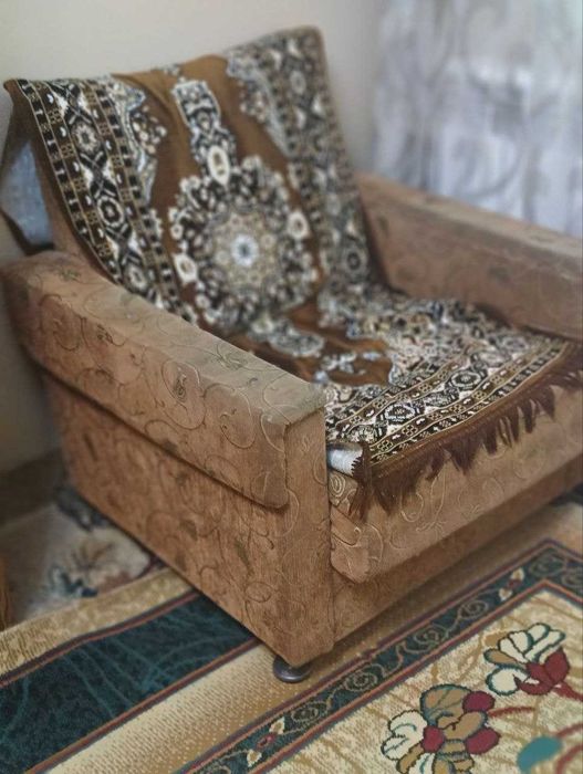 Продаются 2 кресла .