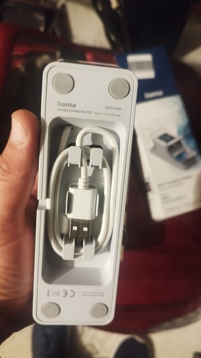 зарядна станция за джойстици HAMA за PS5