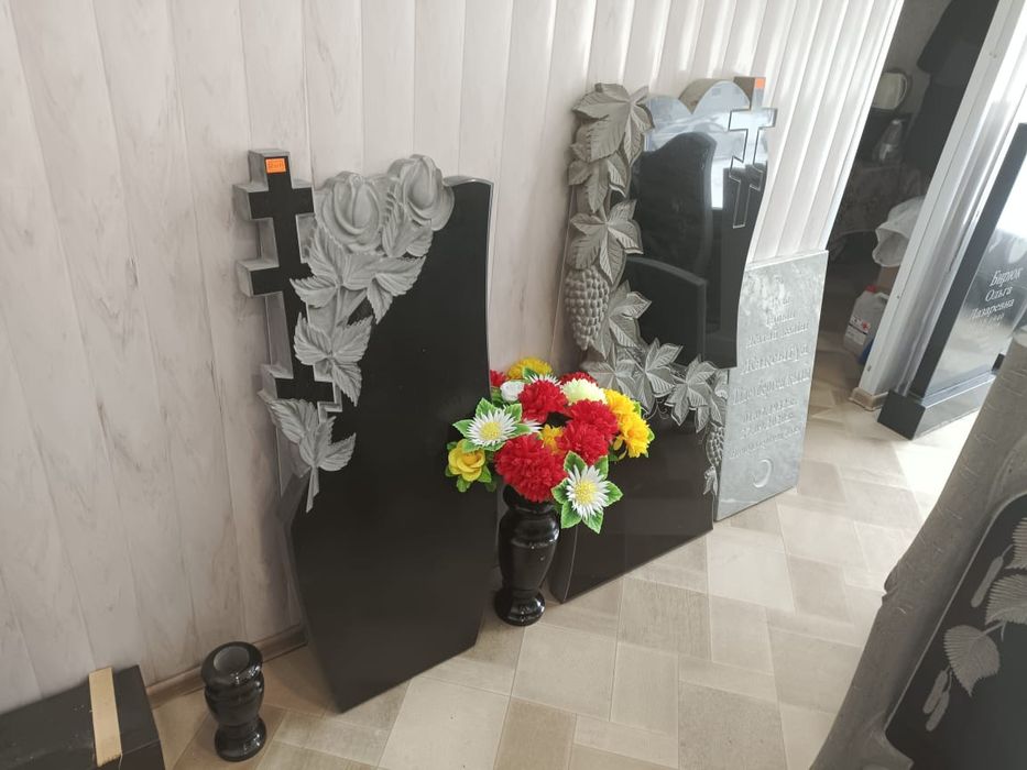 Изготовление памятников и укладка плитки