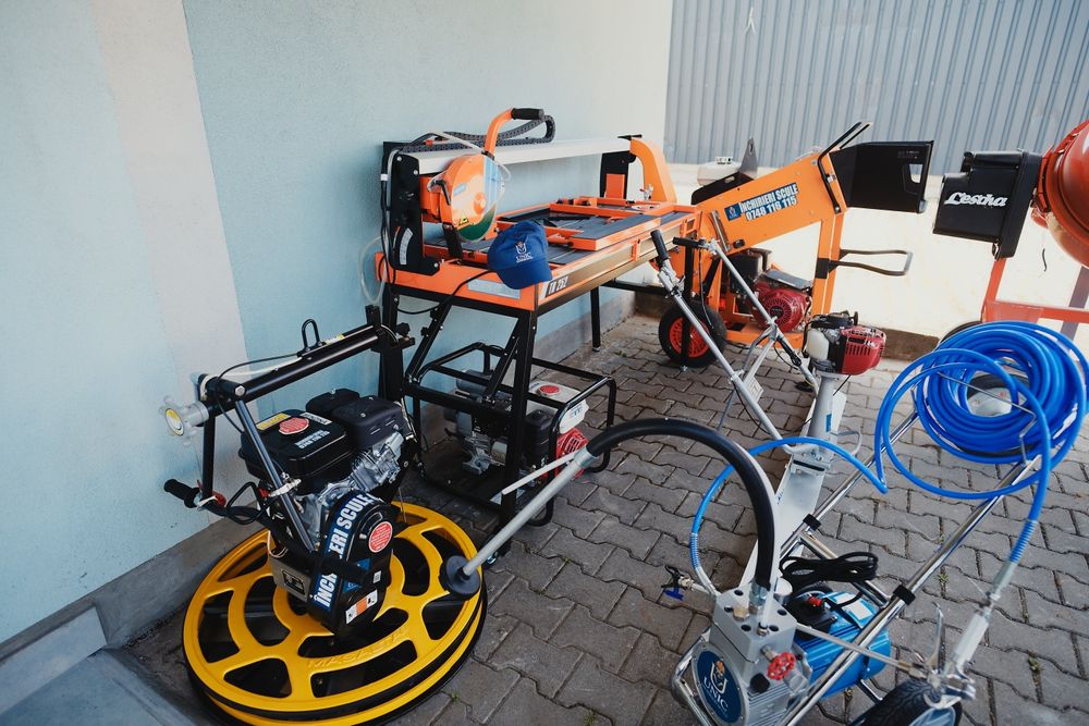 Inchiriere slefuitoate parchet glet beton pompa lavabila submersibila