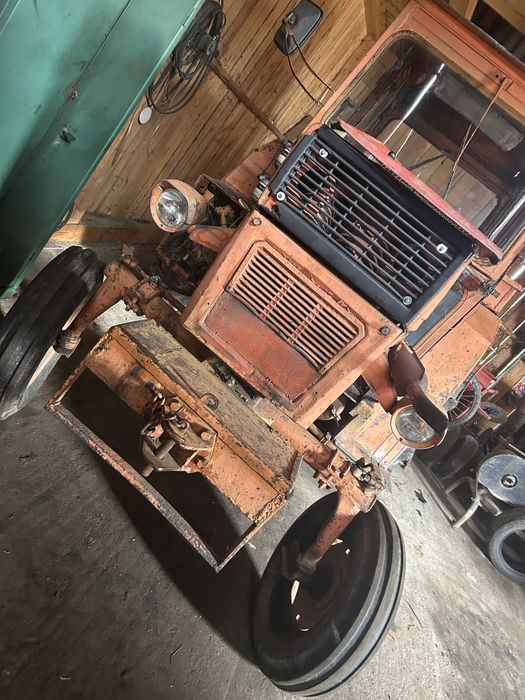 vând tractor U445