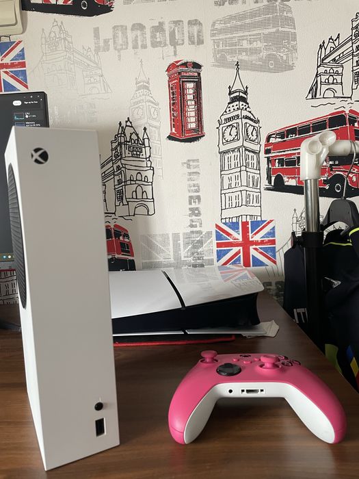 Vand Xbox Series S in stare foarte buna, folosita cu mare grija, fara plobleme tehnice sau supraincalzire. Ideala pentru gaming la 120 fps