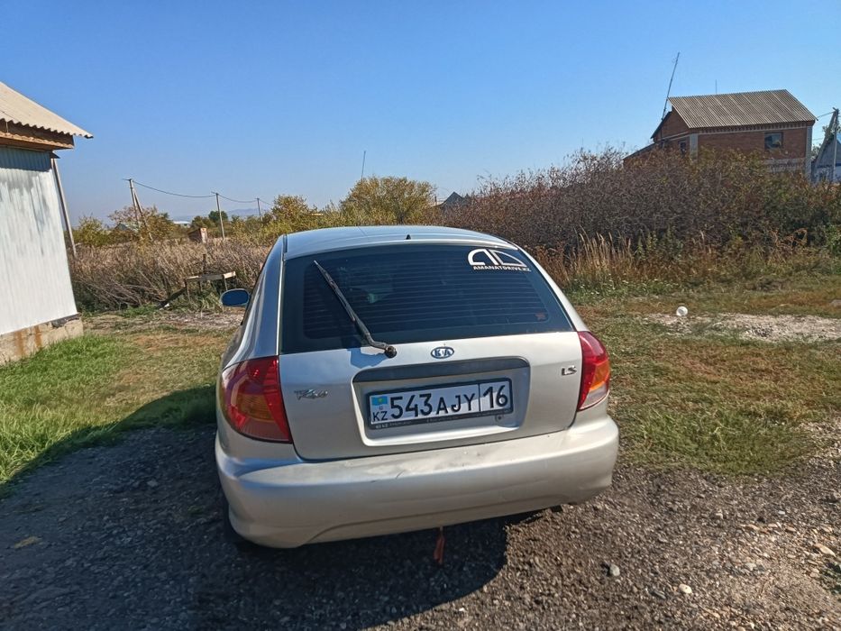 Продам kia rio 2002