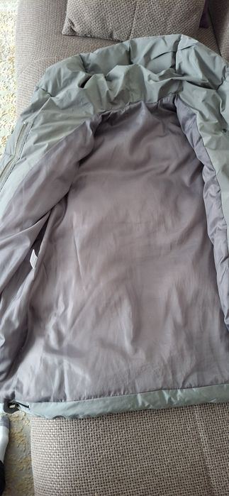 Продам пуховик легкий