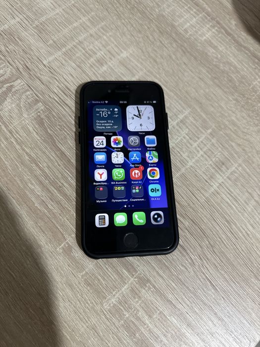 Айфон  СЕ 2 128г акб 100% в идеале