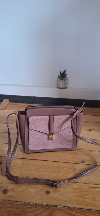 Чанта през рамо - стилна и атрактивна