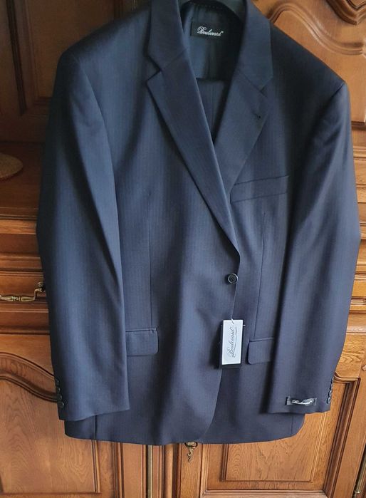 Vând costum bărbătesc nou, bleumarin, 100% pure wool, regular fit