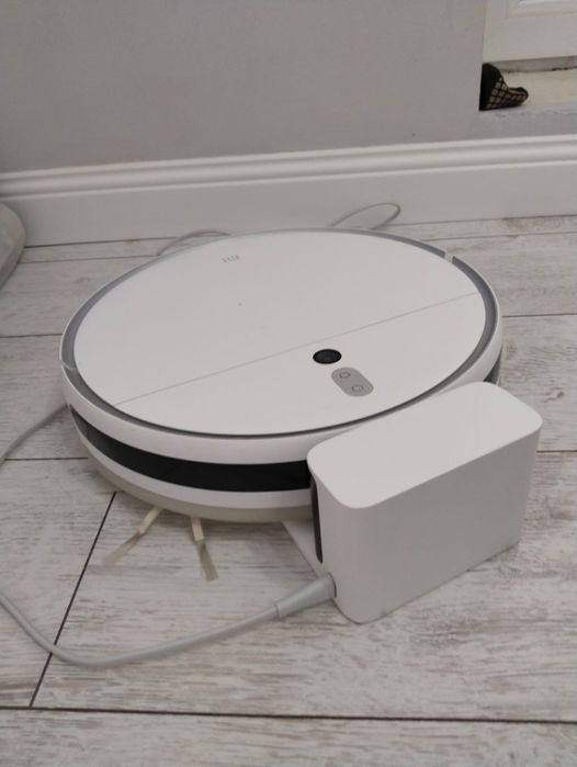 Продам Пылесос робот Xiaomi Vacuum Mop 2