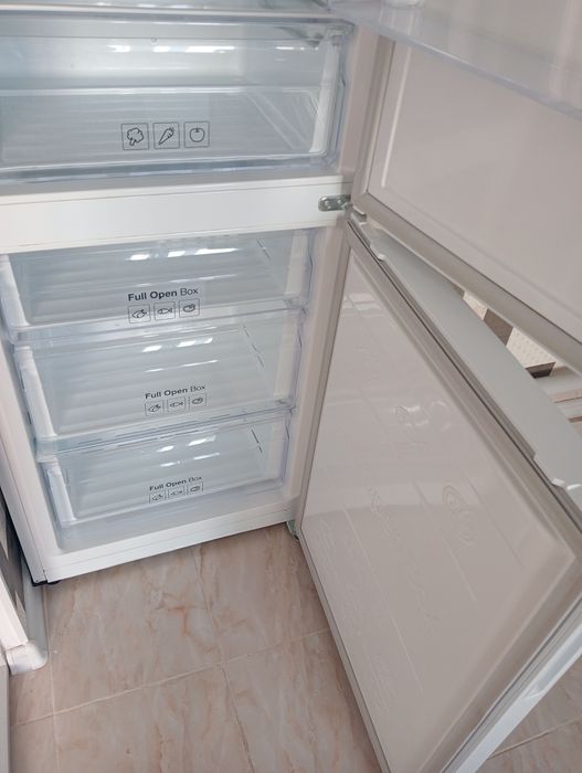 Холодильник Samsung