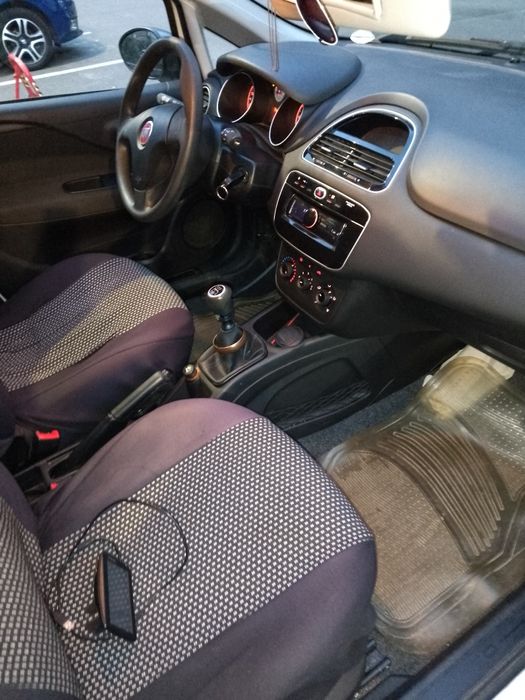 Fiat Punto youang alb motor 1 2  2017/52000 km