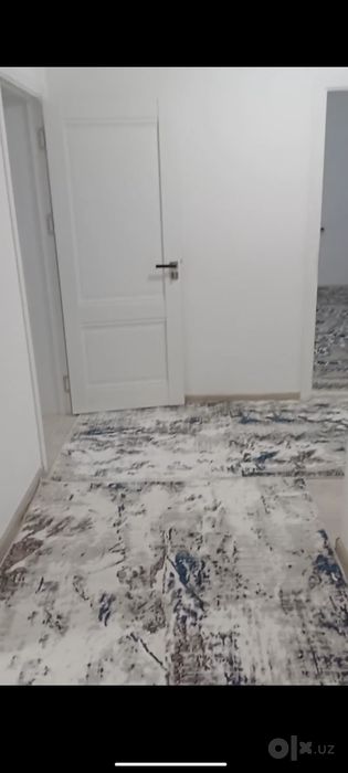 Arenda , Xonabod metro 3 xonali uyga ishlaydigan erkak kishilar qoʻyil