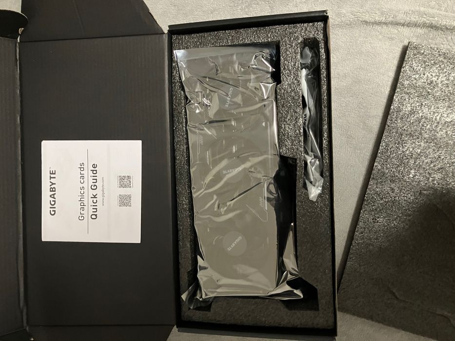 Placă video GIGABAYTE RTX 5070 12 GB GDDR7