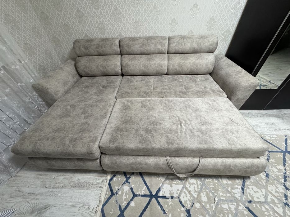 Диван  угловой длина 2.30