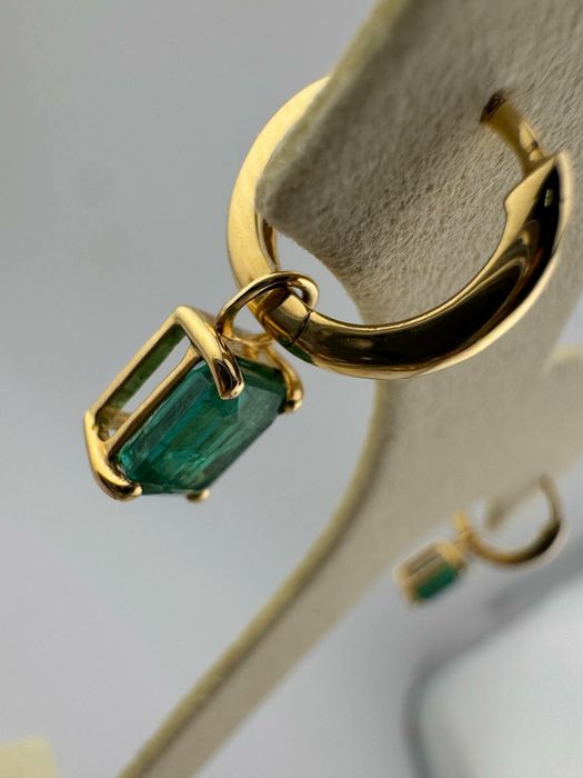 Продам серьги Изумруд