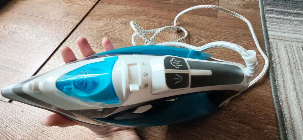 Продам абсолютно новый утюг